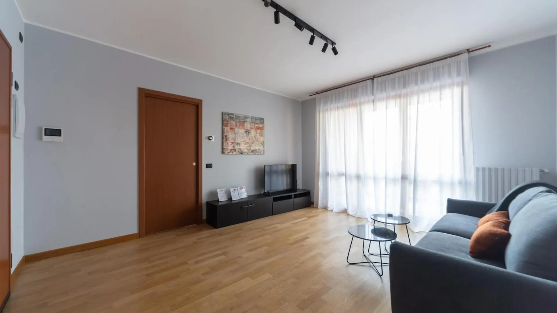 Apartment Modern Oasis Opposite Bosco Verticale Milan Italy