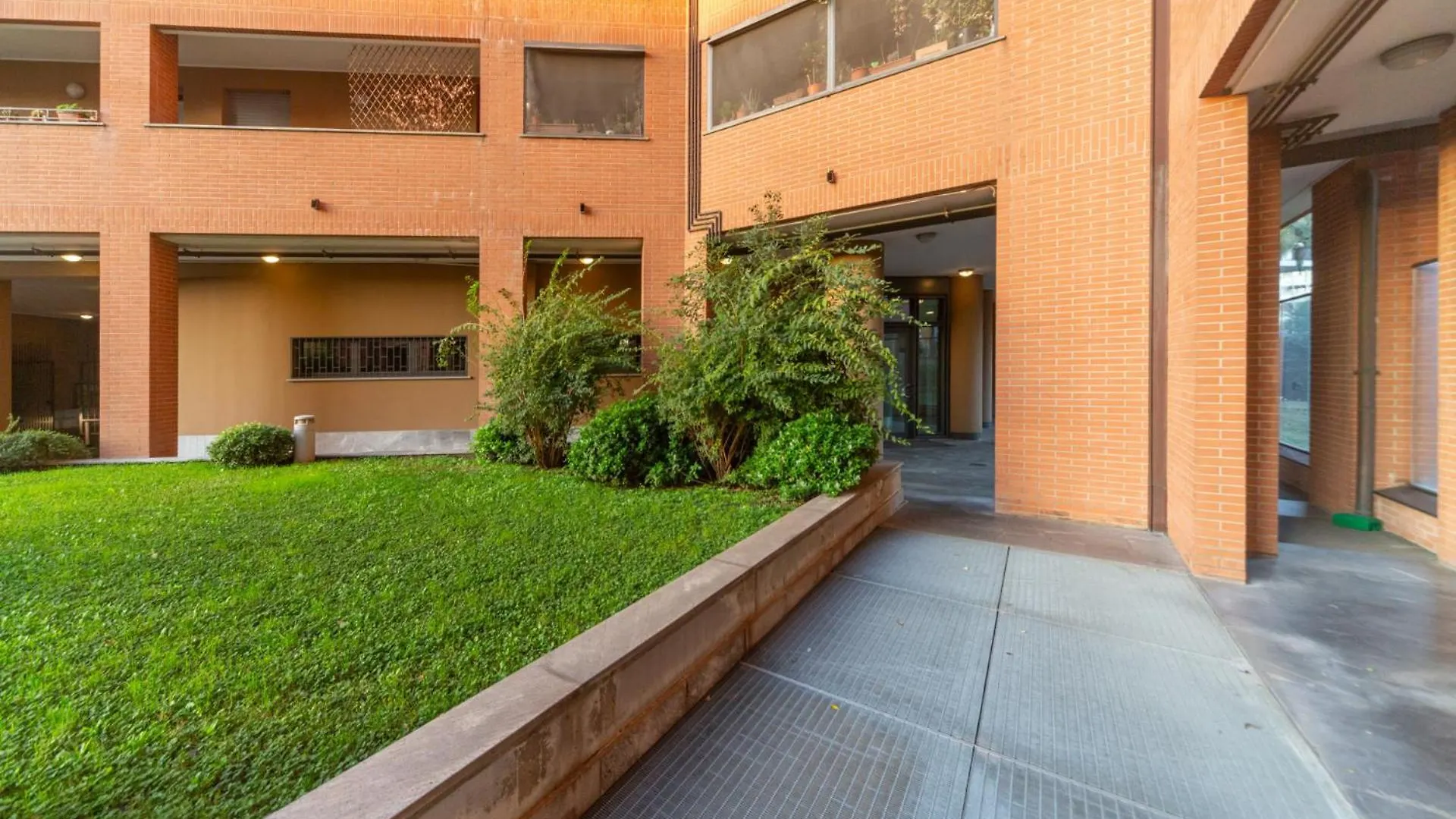 Apartment Modern Oasis Opposite Bosco Verticale Milan