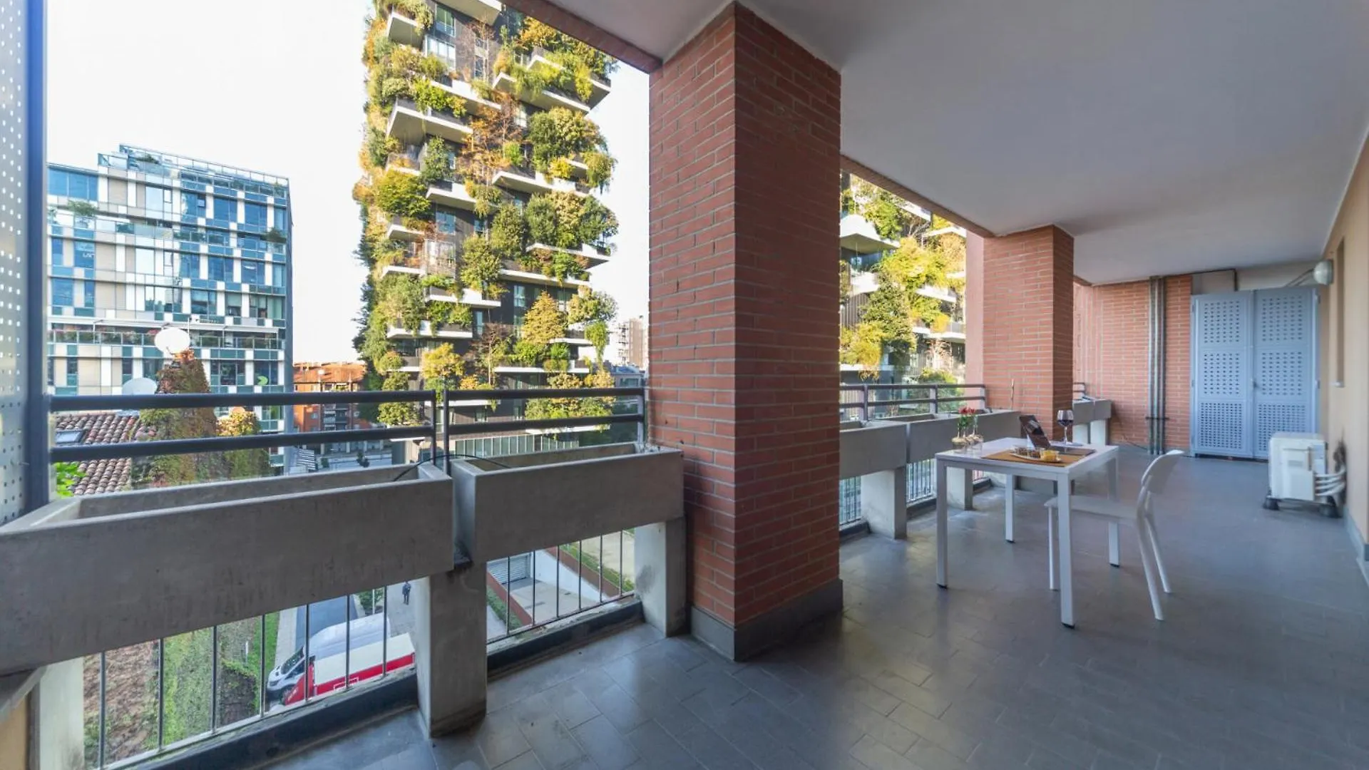 Apartment Modern Oasis Opposite Bosco Verticale Milan
