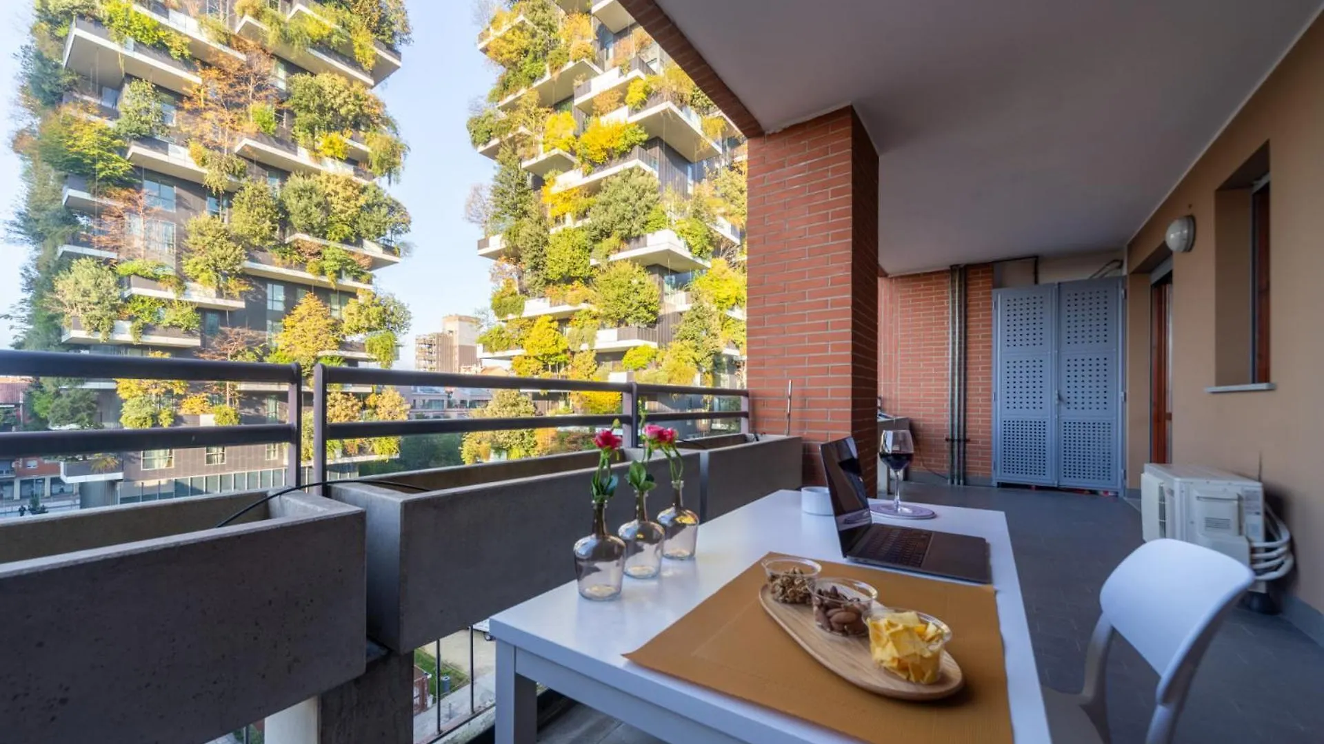 Modern Oasis Opposite Bosco Verticale Milan 0*,  Italy