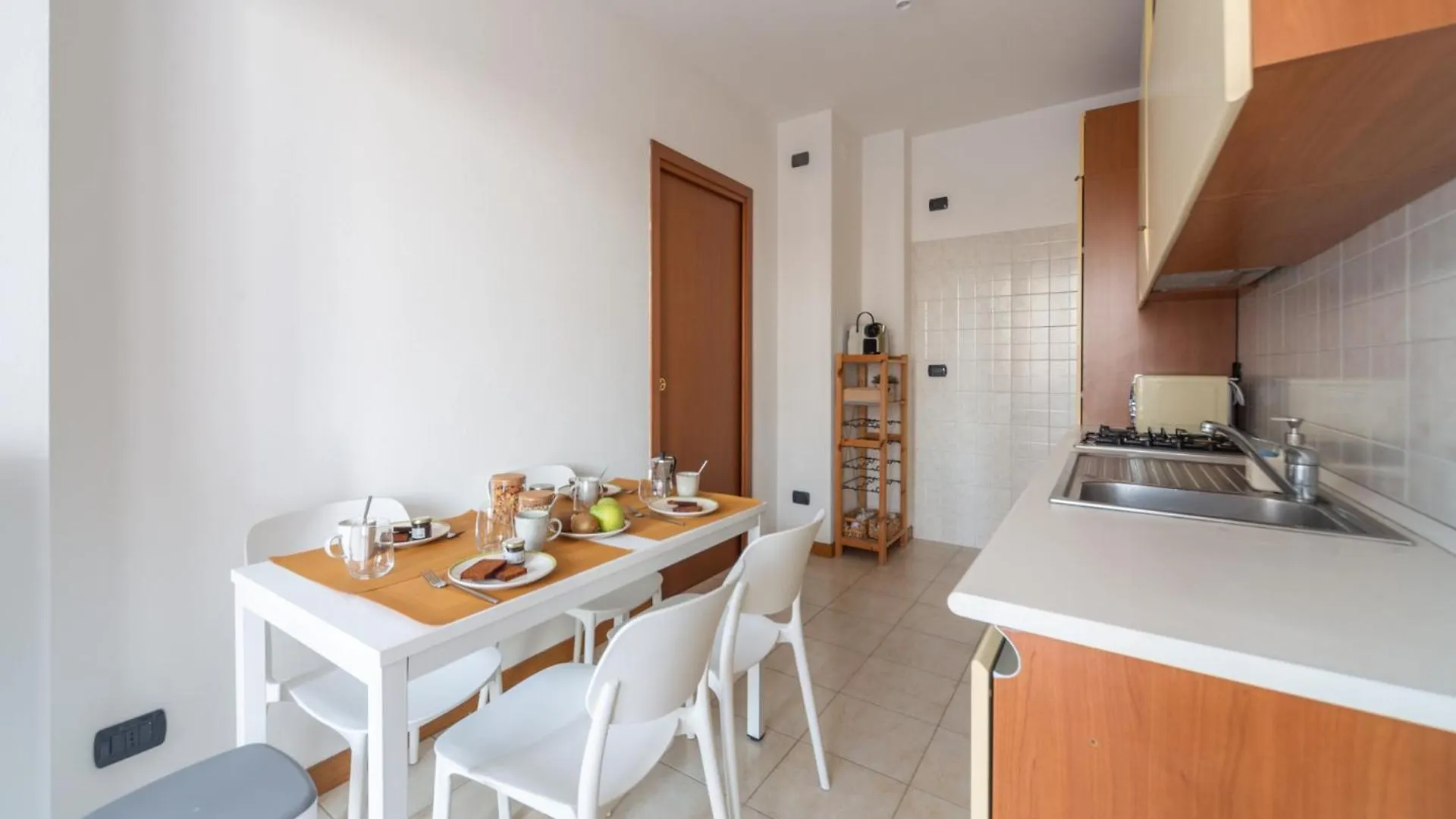 Apartment Modern Oasis Opposite Bosco Verticale Milan